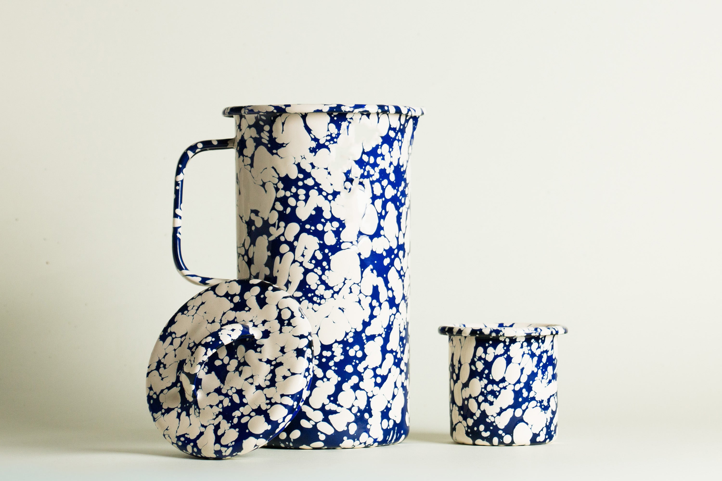 CARAFE <br> Cobalt/Ecru